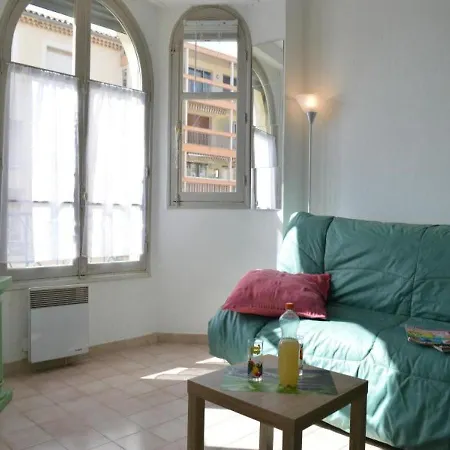 Les Sirenes Apartment *